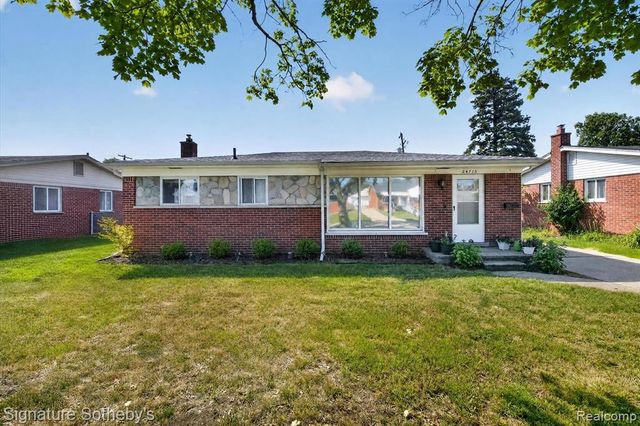 24715 Powers Avenue, Dearborn Heights, MI 48125