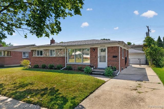 24715 Powers Avenue, Dearborn Heights, MI 48125