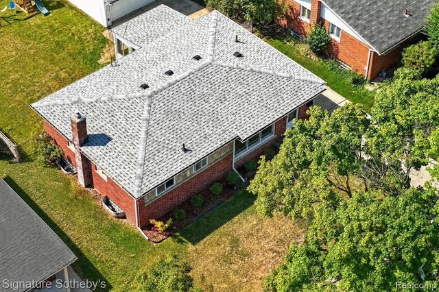 24715 Powers Avenue, Dearborn Heights, MI 48125