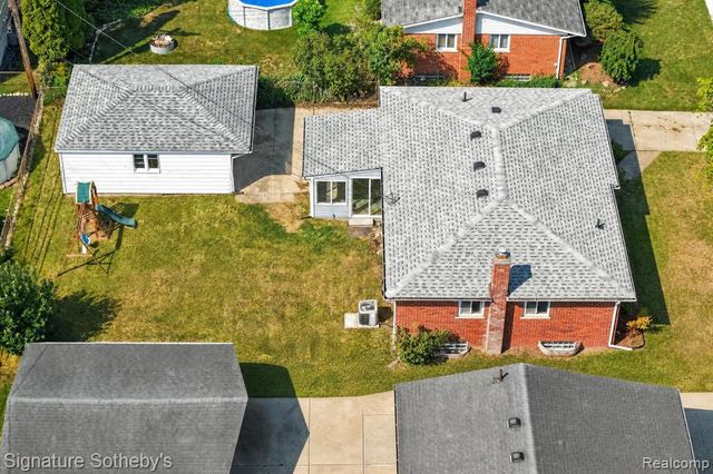 24715 Powers Avenue, Dearborn Heights, MI 48125