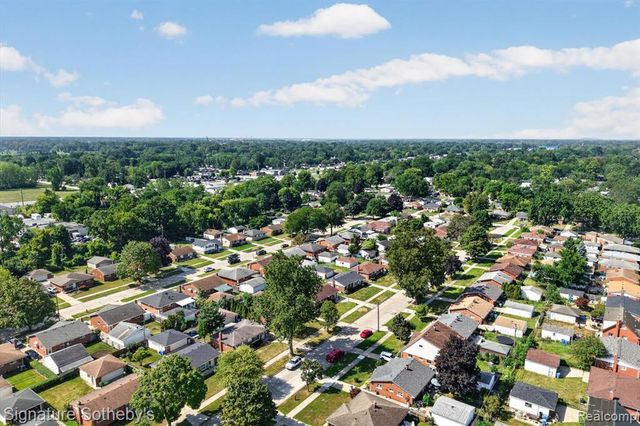 24715 Powers Avenue, Dearborn Heights, MI 48125