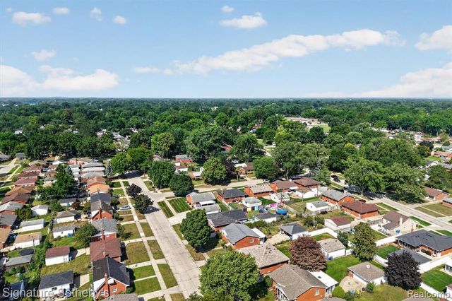 24715 Powers Avenue, Dearborn Heights, MI 48125