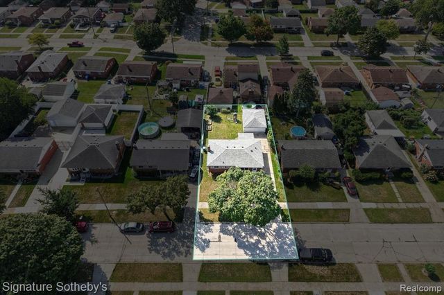 24715 Powers Avenue, Dearborn Heights, MI 48125