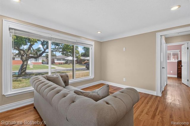 24715 Powers Avenue, Dearborn Heights, MI 48125