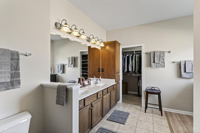 8022 Stonegate Drive, Anderson Twp, OH 45255