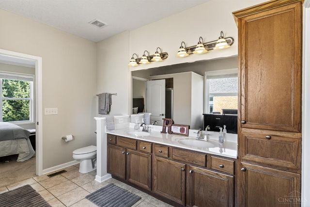 8022 Stonegate Drive, Anderson Twp, OH 45255