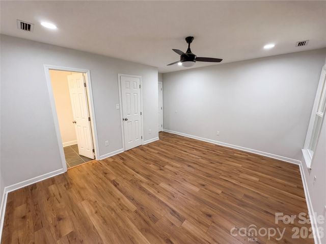 4554 Strangford Avenue, Charlotte, NC 28215