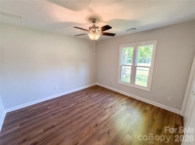 4554 Strangford Avenue, Charlotte, NC 28215