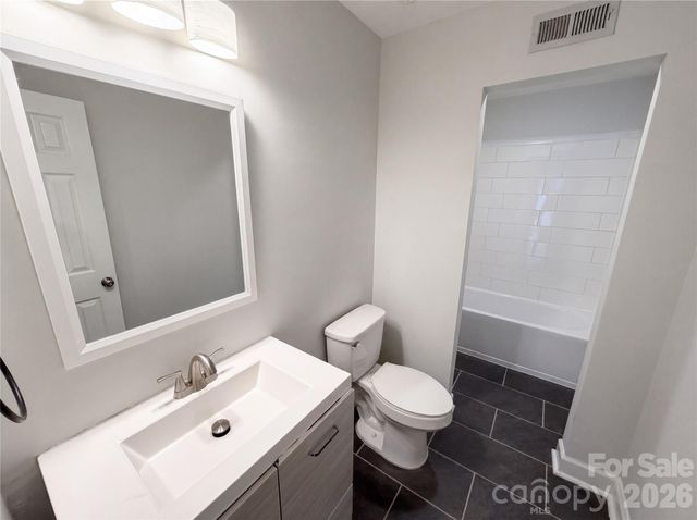 4554 Strangford Avenue, Charlotte, NC 28215