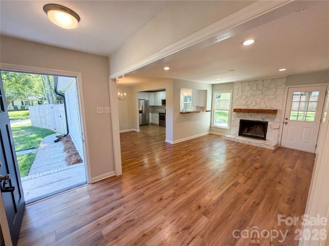 4554 Strangford Avenue, Charlotte, NC 28215
