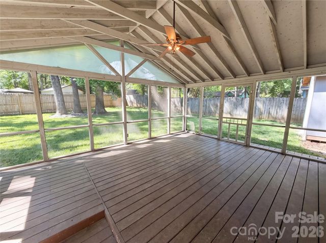 4554 Strangford Avenue, Charlotte, NC 28215