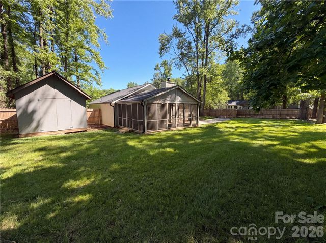 4554 Strangford Avenue, Charlotte, NC 28215