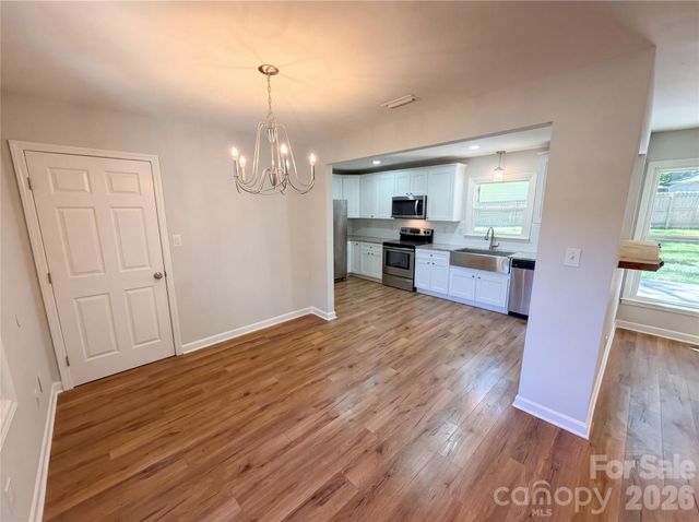 4554 Strangford Avenue, Charlotte, NC 28215