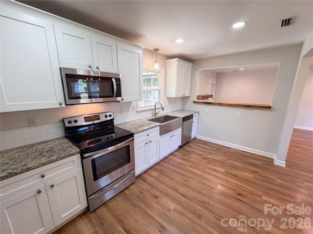 4554 Strangford Avenue, Charlotte, NC 28215
