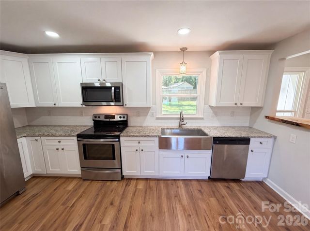 4554 Strangford Avenue, Charlotte, NC 28215