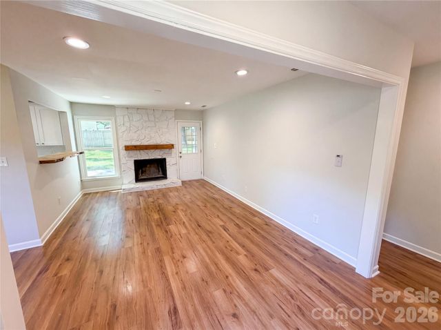 4554 Strangford Avenue, Charlotte, NC 28215