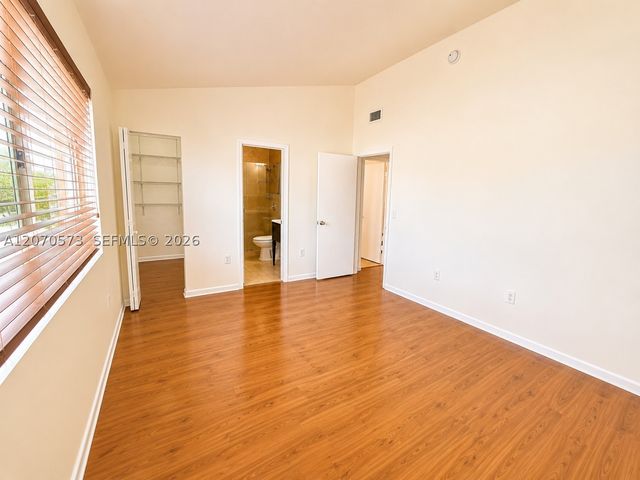 6235 SW Kendale Lakes Cir 239, Miami, FL 33183