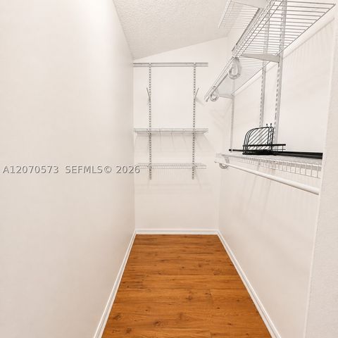 6235 SW Kendale Lakes Cir 239, Miami, FL 33183