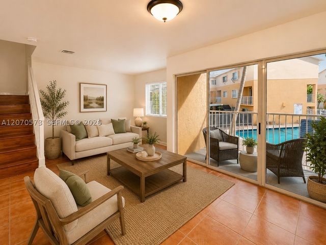 6235 SW Kendale Lakes Cir 239, Miami, FL 33183