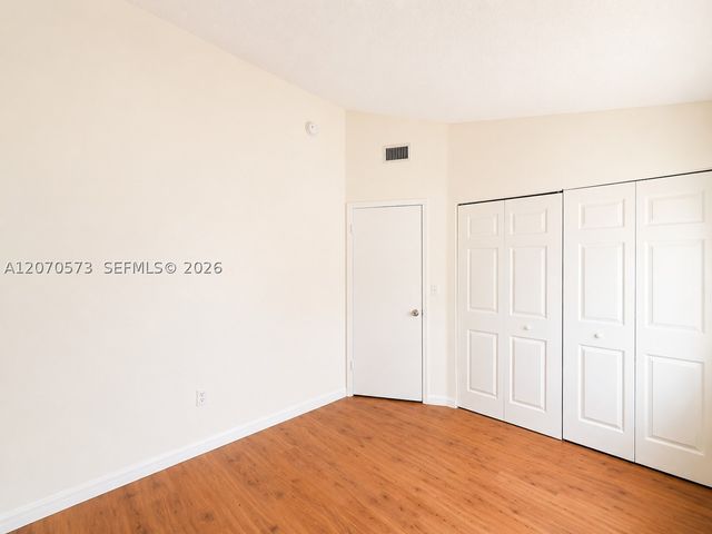 6235 SW Kendale Lakes Cir 239, Miami, FL 33183