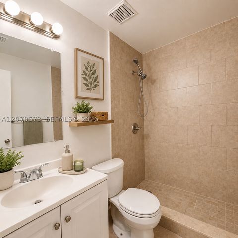 6235 SW Kendale Lakes Cir 239, Miami, FL 33183
