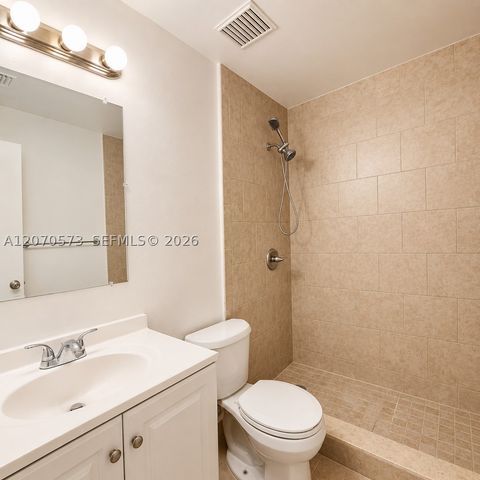 6235 SW Kendale Lakes Cir 239, Miami, FL 33183