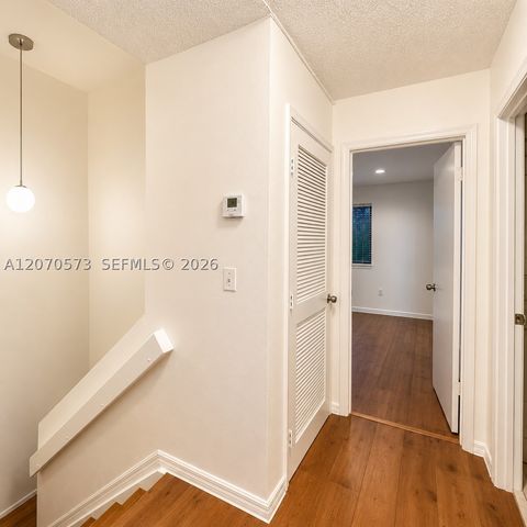 6235 SW Kendale Lakes Cir 239, Miami, FL 33183