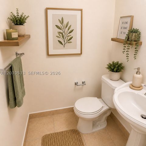 6235 SW Kendale Lakes Cir 239, Miami, FL 33183