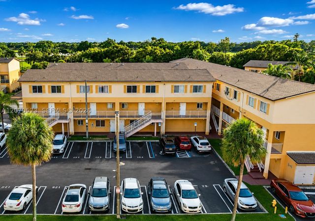 6235 SW Kendale Lakes Cir 239, Miami, FL 33183