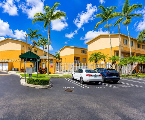 6235 SW Kendale Lakes Cir 239, Miami, FL 33183