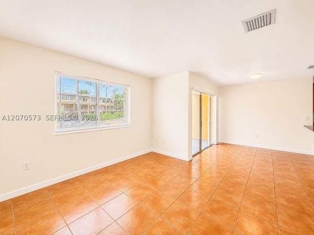 6235 SW Kendale Lakes Cir 239, Miami, FL 33183