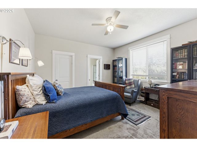 35640 ELK MEADOWS Dr, St Helens, OR 97051