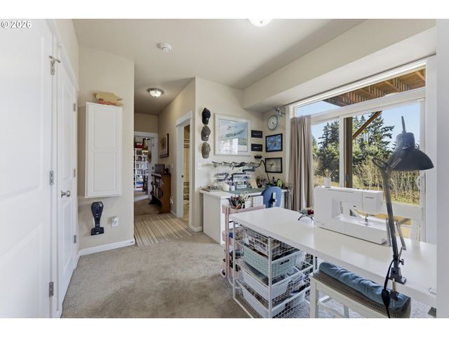 35640 ELK MEADOWS Dr, St Helens, OR 97051