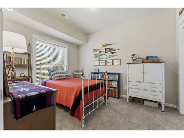 35640 ELK MEADOWS Dr, St Helens, OR 97051