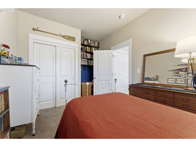 35640 ELK MEADOWS Dr, St Helens, OR 97051
