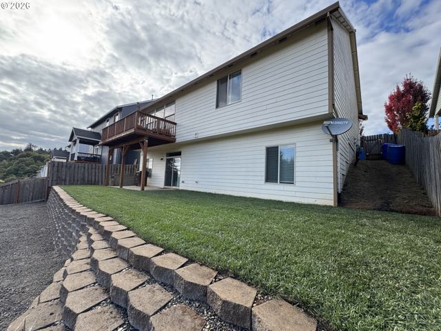 35640 ELK MEADOWS Dr, St Helens, OR 97051