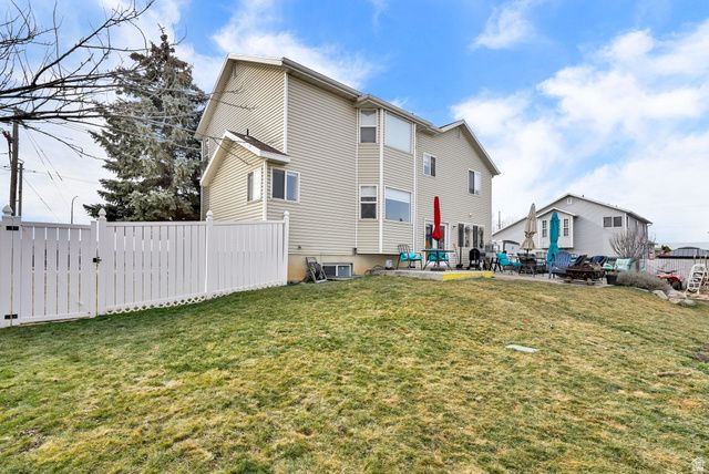 910 W 200 S, West Point, UT 84015