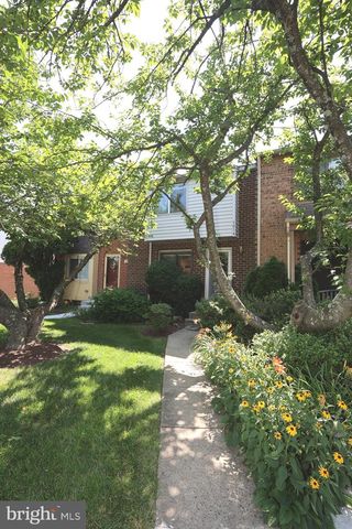 1014 BRETHOUR CT #207, Sterling, VA 20164