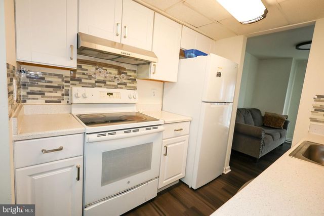 1014 BRETHOUR CT #207, Sterling, VA 20164