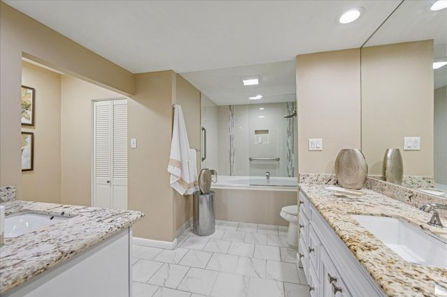 49 Briar Hollow Lane 505, Houston, TX 77027