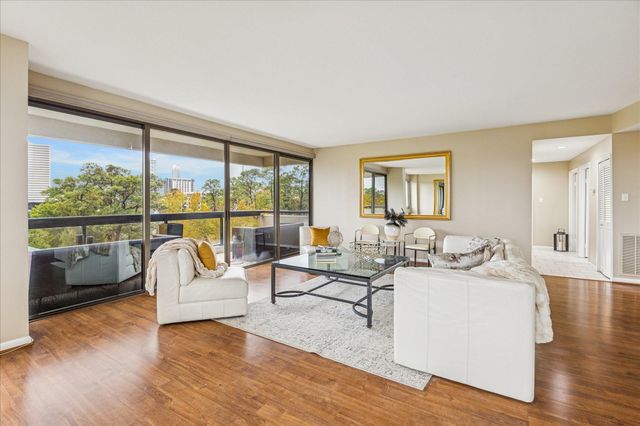 49 Briar Hollow Lane 505, Houston, TX 77027