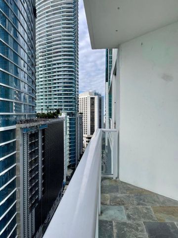 300 S Biscayne Blvd T-1404, Miami, FL 33131