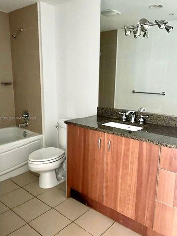 300 S Biscayne Blvd T-1404, Miami, FL 33131