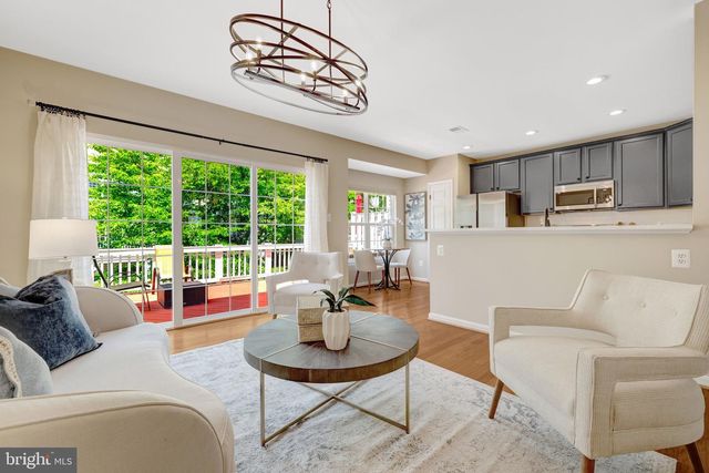 1982 LOGAN MANOR DR, Reston, VA 20190