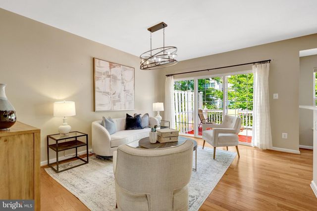 1982 LOGAN MANOR DR, Reston, VA 20190