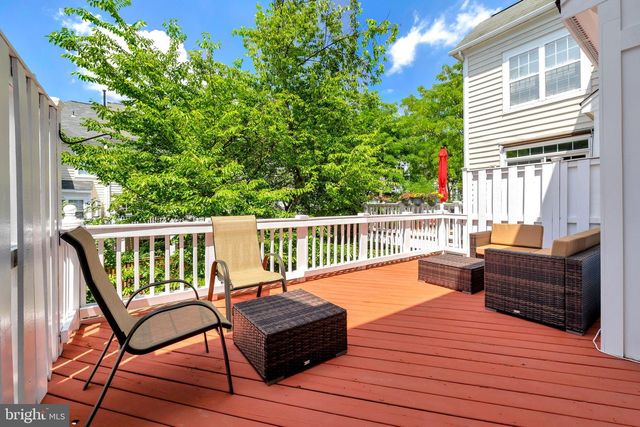 1982 LOGAN MANOR DR, Reston, VA 20190