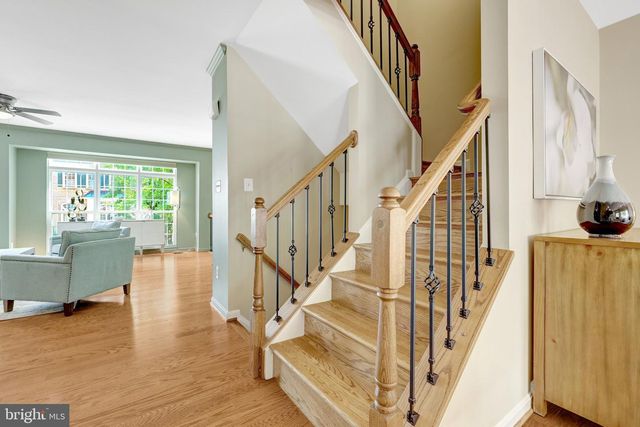 1982 LOGAN MANOR DR, Reston, VA 20190