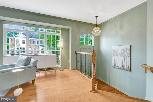 1982 LOGAN MANOR DR, Reston, VA 20190