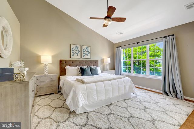 1982 LOGAN MANOR DR, Reston, VA 20190