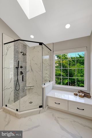 1982 LOGAN MANOR DR, Reston, VA 20190